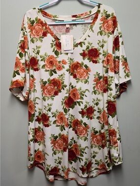LuLaRoe Cream Short Sleeve V-Neck Top with Rust Rose Floral